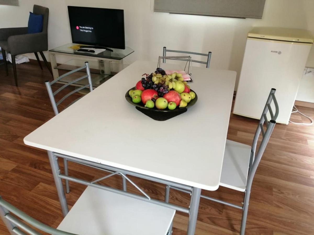 Extremely Comfy Apt With Spacious Private Terrace 10Min Walk To The Beach & In Town Larnaca Dış mekan fotoğraf