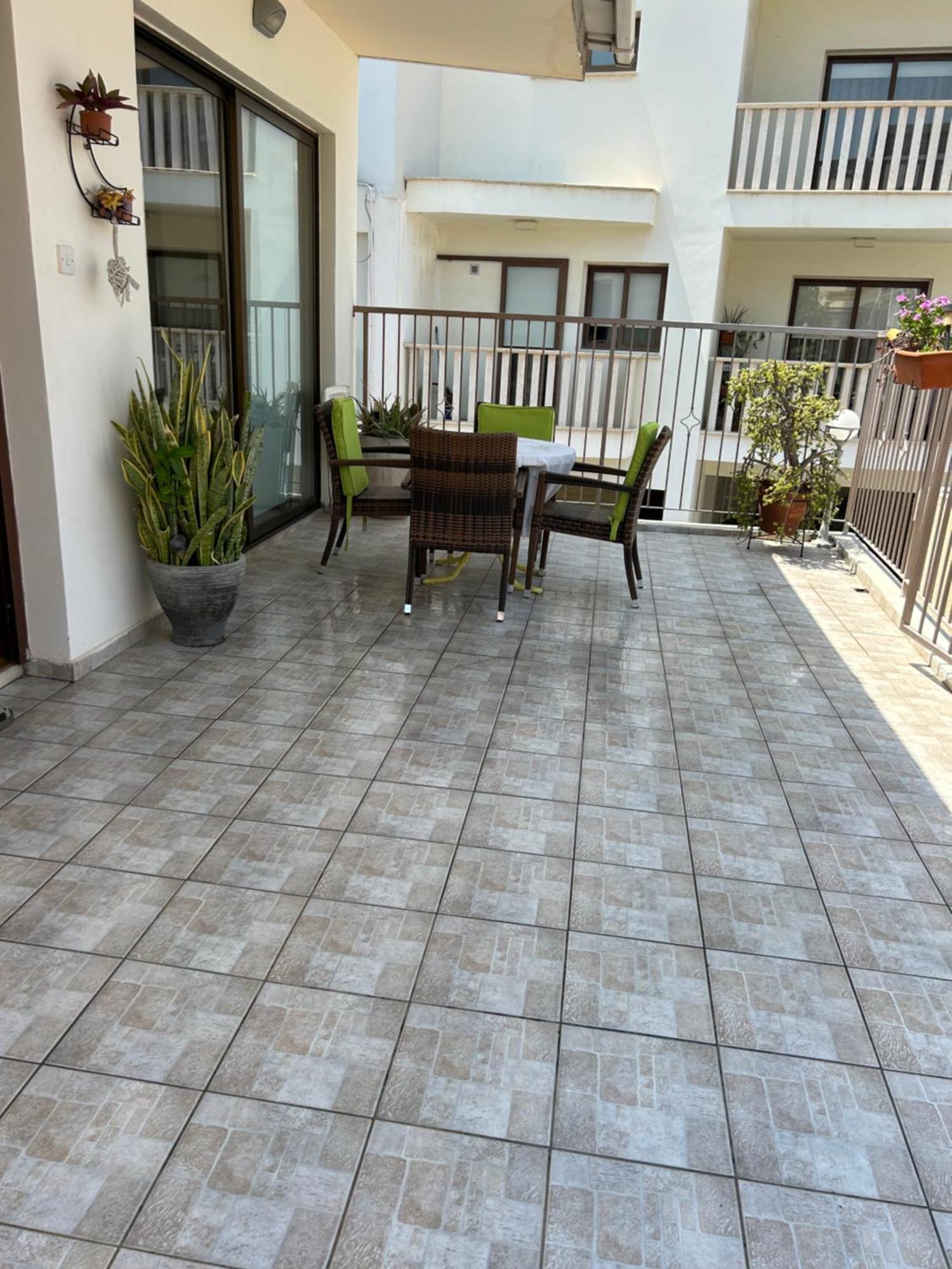 Extremely Comfy Apt With Spacious Private Terrace 10Min Walk To The Beach & In Town Larnaca Dış mekan fotoğraf