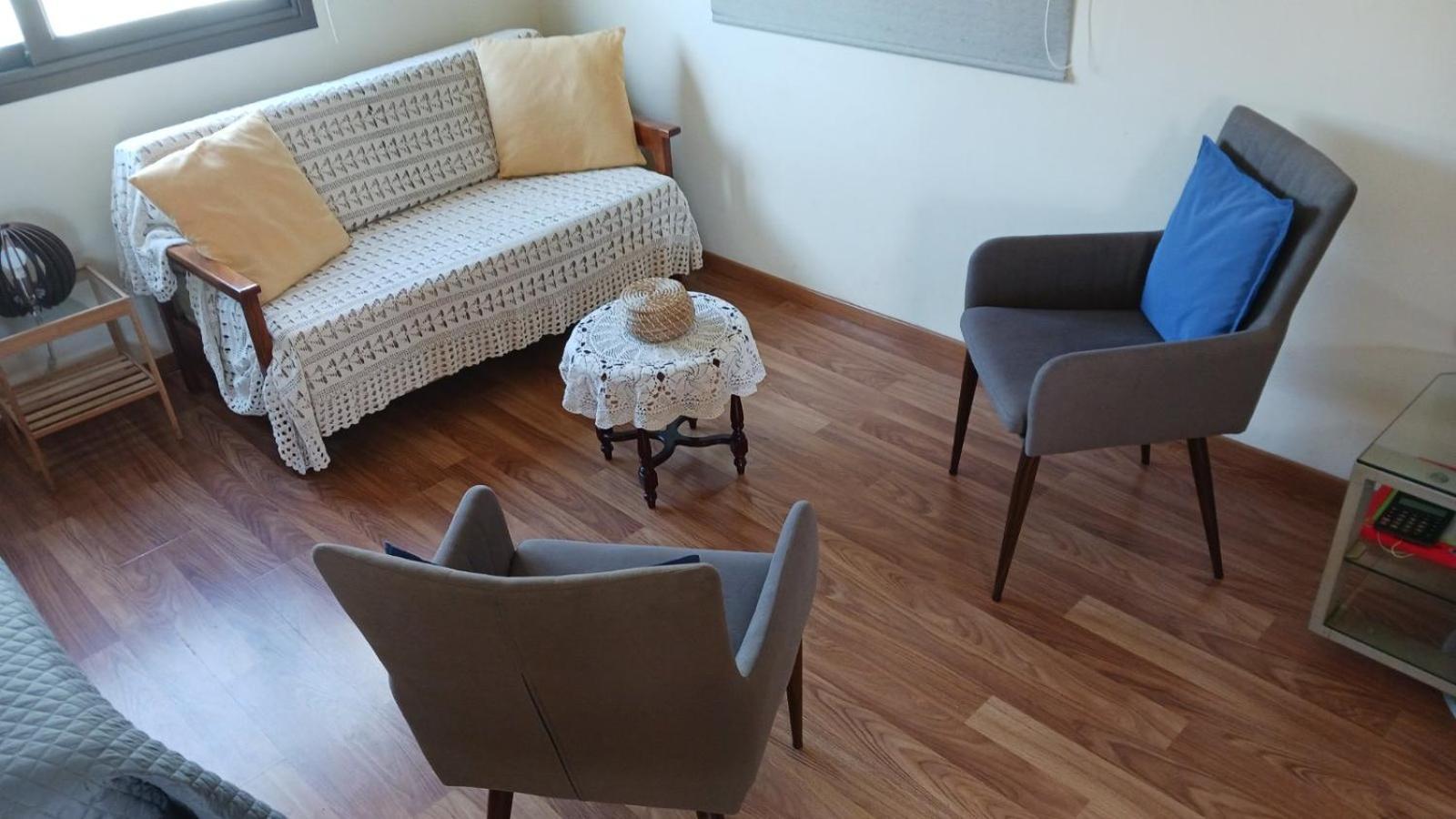 Extremely Comfy Apt With Spacious Private Terrace 10Min Walk To The Beach & In Town Larnaca Dış mekan fotoğraf